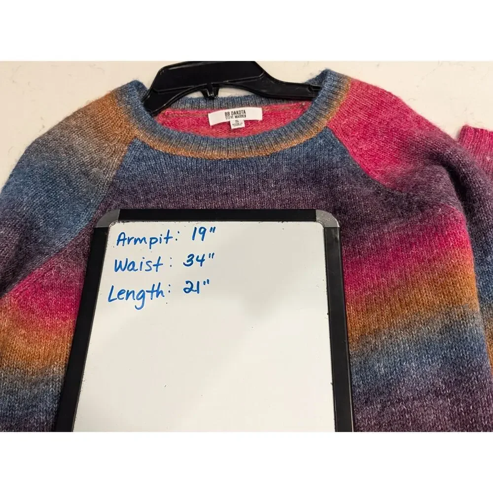 BB Dakota Steve Madden Small Acrylic Rainbow Stripe Sweater Pink Blue Ombré
